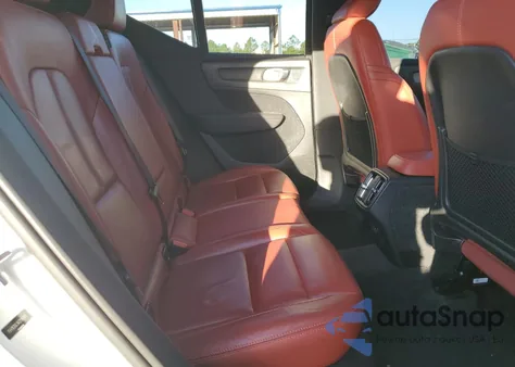 2019 Volvo Xc40 T5 Inscription из США, поврежденный, VIN YV4162UL5K2114549